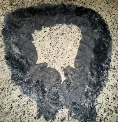 Bufanda de moda gris oscuro suave con flecos y volantes tejidos ~ larga Foto 1 de 2