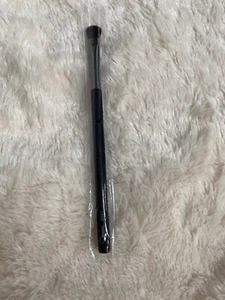 Laruce Cosmetics Shadow Brush LR110 | New W/ Fast Shipping! - Picture 1 of 3