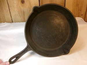 Antique Gate Mark No.9 Cast Iron 11" Skillet Fry Pan with Heat Ring Fancy Handle - Picture 1 of 5