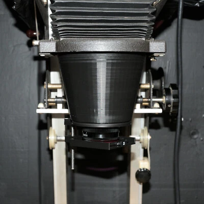 Cono de lente y bandeja de filtro Omega D2 de 4 1/2" de repuesto para lentes 4x5 Foto 1 de 4