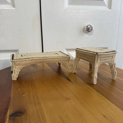 Juego de mesas de punta de aguja de punto de cruz hechas a mano muebles de moda para casa de muñecas para muñecas Foto 1 de 4