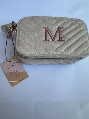 A Christmas Present For Mum. Brand New Pink Jewellery Box Never Used With Tags - Image 1 of 3