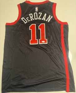 DeMar DeRozan Chicago Bulls Autographed Jersey JSA COA - Picture 1 of 3