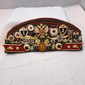 Raro sombrero militar vintage URSS/Rusia con muchos alfileres, parches + medallas - ¡BONITO!! - Imagen 1 de 14