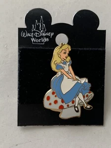 New Disney’s Alice In Wonderland Pin Alice Sitting On A Mushroom Pin Trading - Picture 1 of 11