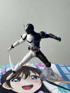 Bandai Kamen Rider Doble Colmillo Joker Estatua Kamen Rider Blanco Negro 2018 - Imagen 1 de 4