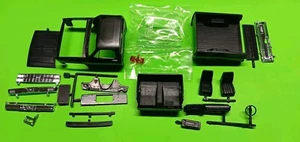 1984 GMC 4x4 Pickup Fall Guy Truck 1/25 Hood Body Glass Bed Bumper Grill Seats - Picture 1 of 11