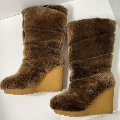 Tory Burch Mujer Talla 7.5 Kiki Oveja Piel de Oveja Tacón de Cuña Botas Marrón Pull On Foto 1 de 4