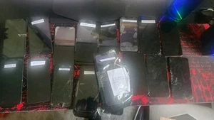 33 Apple iPhone Screens broken (For parts or recycle) - Picture 1 of 2