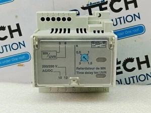 Schneider Electric 33682 Adjustable Time Delay Relay For Voltage Release 200/250 - Picture 1 of 6