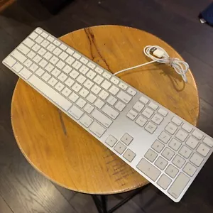 🔥 Genuine Apple A1243 Wired USB Keyboard for iMac Mac Mini Mac Pro w/Keypad - Picture 1 of 2