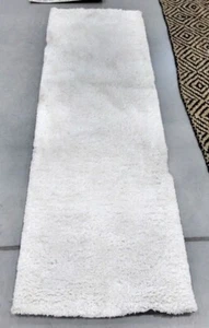 SNOW WHITE 2'-3" X 8' Flaw in Rug, Reduced Price 1172720470 SBS562A-28 - Picture 1 of 4