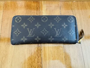 Authentic Louis Vuitton  Zippy Wallet Monogram Purse - Brown - Picture 1 of 7