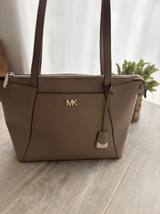 Michael Kors Maddie Medium Women's Crossgrain Leather Tote - Picture 1 of 6