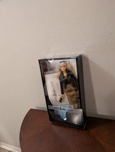 2015 The Barbie Look Black Label Barbie Doll - DGY07 - READ - Picture 1 of 22