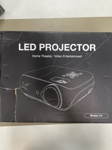 HAPPRUN Proiettore Bluetooth Nativo 1080P, Full HD Portatile Progetto Film Esterno - Foto 1 di 3