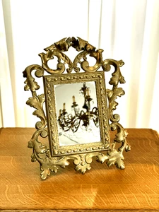 Ein Tischspiegel im Vintage/Antik Stil mit Dekorationen - Bild 1 von 3