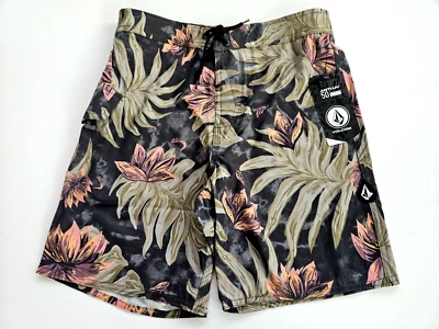 Volcom Boy's XL/16  Lido Green Tropical Print Board Shorts Anti-UV 50+ - Image 1 of 2