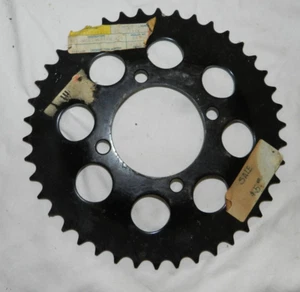 NOS YAMAHA REAR SPROCKET / 42T / 5V7-25442-20-33 - Picture 1 of 5