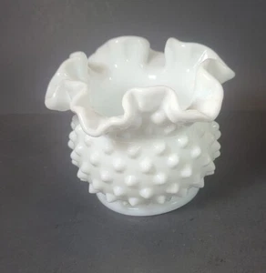 Jarrón maceta de vidrio de leche blanco Fenton Hobnail vintage coleccionable - Imagen 1 de 9