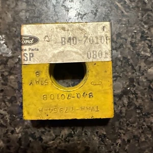 Ford OEM Auxiliary Transmission Mount Insulator B4Q-7010-B - Bild 1 von 3