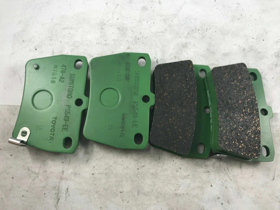 Kit de pastillas de freno traseras OEM 2004-2005 Toyota Rav4 04466-42050 Foto 1 de 1