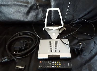 KATHREIN DVB-T RECEIVER 671 + FERNBEDIENUNG + ZIMMER ANTENNE ONE FOR ALL SV 9365 - Bild 1 von 4