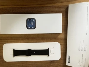 Apple Watch Series 9 45mm Aluminum Case with Sport Band - Midnight, M/L (GPS)... - Imagen 1 de 6
