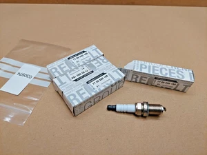 Renault CLIO Mk2 Spark Plug X4  1.4 1.6 1.8 16V  7700500155 Genuine  NEW - Picture 1 of 6