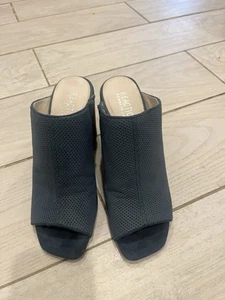 Kenneth Cole Reaction Blue Suede Block Heel Mules Size 5.5 - Picture 1 of 11
