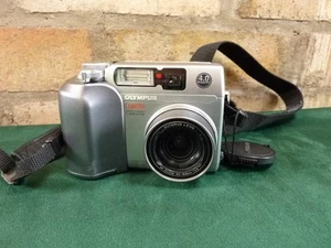 Olympus Camedia C-4000 zoom Digital Camera 4 MP 3X Optical Zoom - Picture 1 of 1