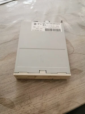 ALPS DF354H090F Lecteur de Disquette 1,44 Mo 3,5 pouces floppy Disk BLANC FD - Image 1 of 3
