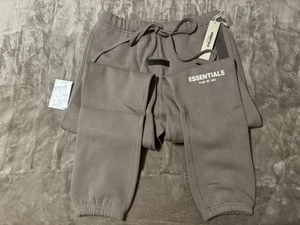 NEW Fear of God Essentials Desert Taup Sweatpants Size Small 100% Authentic ✅ - Picture 1 of 10