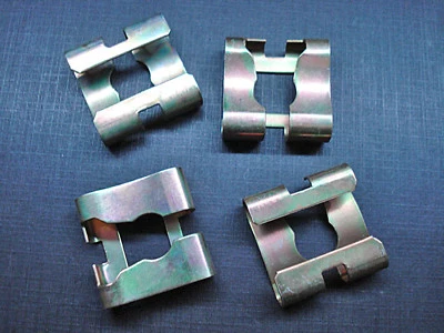 4 piezas NOS Cuarto Ventana Vidrio a Regulador Clips se adapta a Oldsmobile 1966-1974 Foto 1 de 4