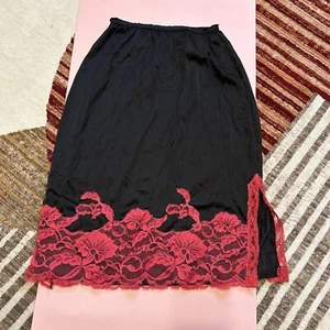 Vintage Women’s Black & Red Slip Skirt Mistee By Campbell Size Small - Picture 1 of 8