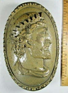 ANTICO medaglione curvo in ottone fuso / targa dell'imperatore romano, vittoriano o precedente - Foto 1 di 7