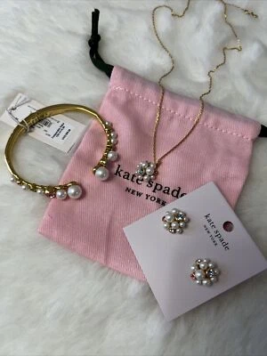 Nuevo con etiquetas Conjunto de aretes, collar y pulsera de perlas Kate Spade de caviar Foto 1 de 4