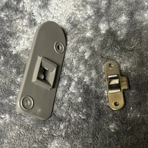 Samsung Trockner Türschnäpper Teil # DC97-18057C/DC97-18057A - Bild 1 von 2