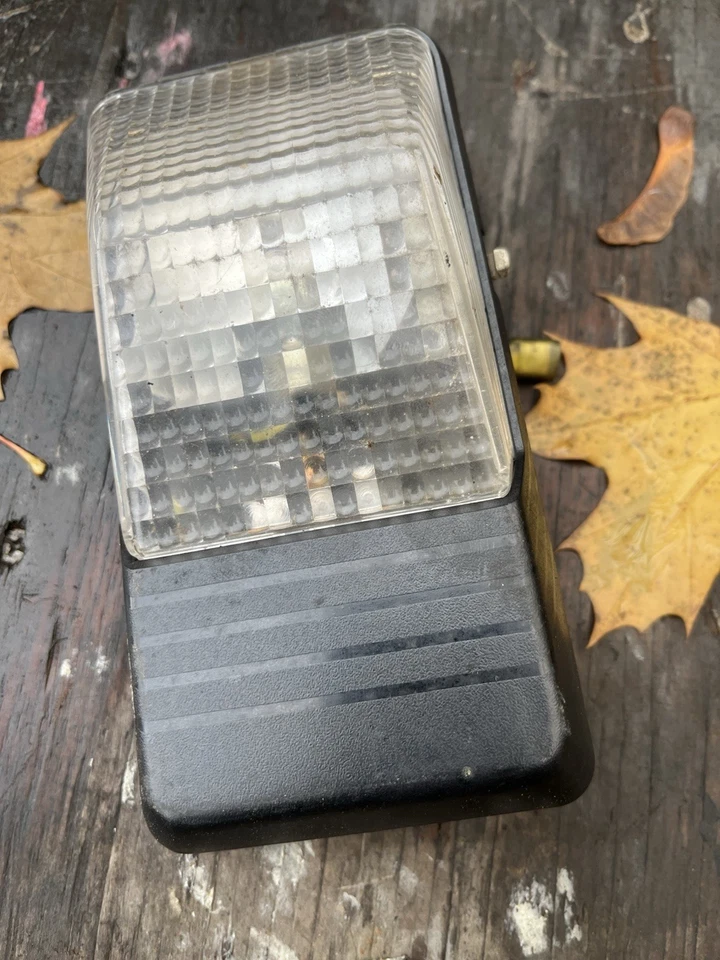 Datsun Nissan 1980-86 720 Pickup Flip Down Dome Light Oem Working Condition - Image 1 of 2