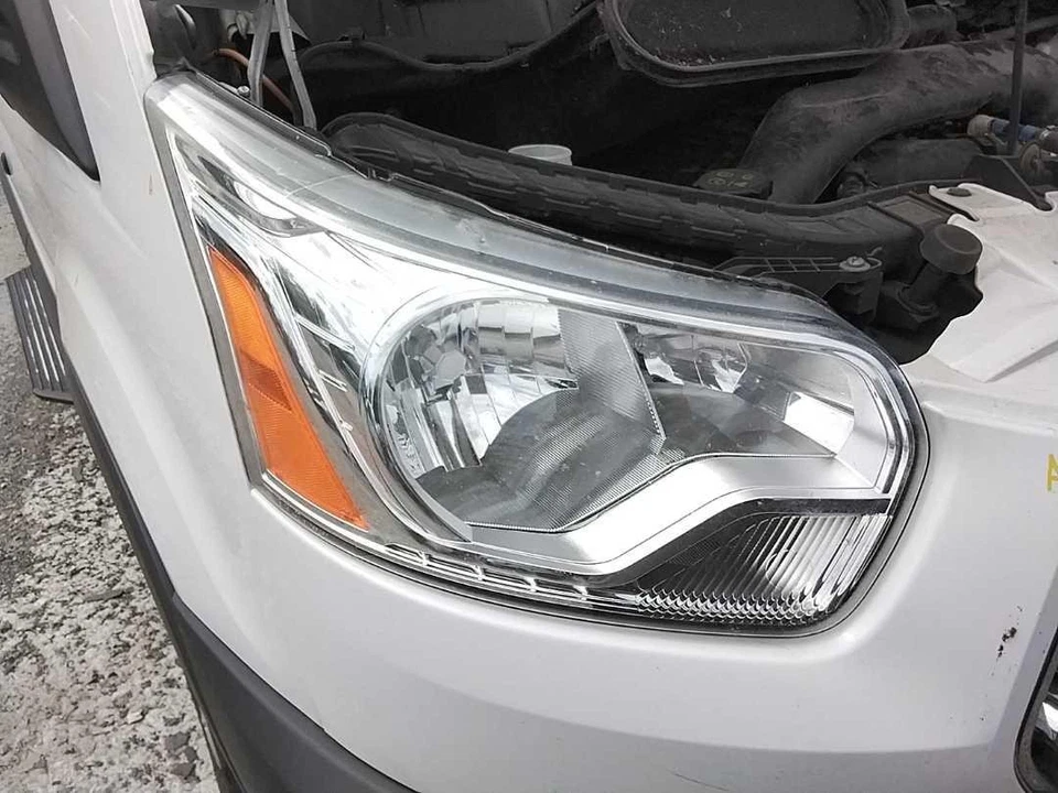 Used Right Headlight Assembly fits: 2017 Ford Transit 350 halogen chrome trim Ri Foto 1 de 4