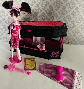 Monster High Rare Dead Tired Draculaura Doll With Coffin Jewellery Box Bed - Picture 1 of 13