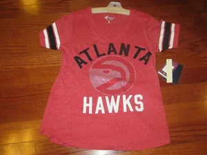 NWT! Atlanta Hawks women's Medium Designer V Neck T-Shirt GIII - Picture 1 of 2
