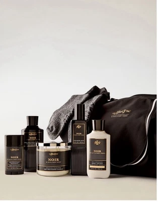 Bath & Body Works - Noir 7 Piezas Colección Hombre Cuidado Corporal Set de Regalo + Bolsa de Viaje Foto 1 de 4