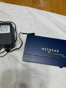 NETGEAR Dual Speed Hub - Model DS 104 - 4 Port 10/100 Mbps - Picture 1 of 5