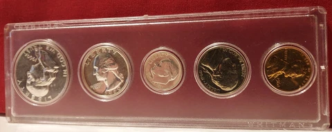 1960 U.S Mint.Proof Set in a clear Capital holder (5 COINS) Cover