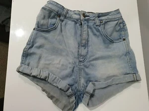 Wrangler Blue Denim Pinup High Waist Shorts Womans Size 10 - Picture 1 of 7