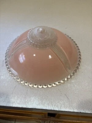 Luminária de teto de vidro rosa/rosa 3 correntes década de 1940 aro frisado com 3 painéis - Imagem 1 de 3