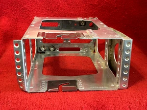 BANDEJA DE MONTAJE PARA UNIDAD DE AVIÓNICA INTEGRADA GARMIN GIA 63W - Imagen 1 de 8