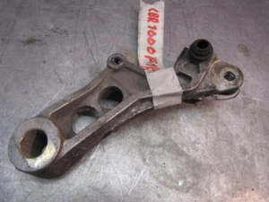 HONDA CBR1000F CBR1000 SC21 REAR BRAKE CALIPER BRACKET REMKLAUW 43110-MS2-006 - Imagen 1 de 2
