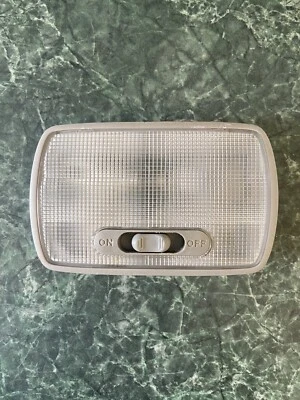 Luz de cúpula trasera Honda Civic 2001-2005, gris OEM Foto 1 de 3